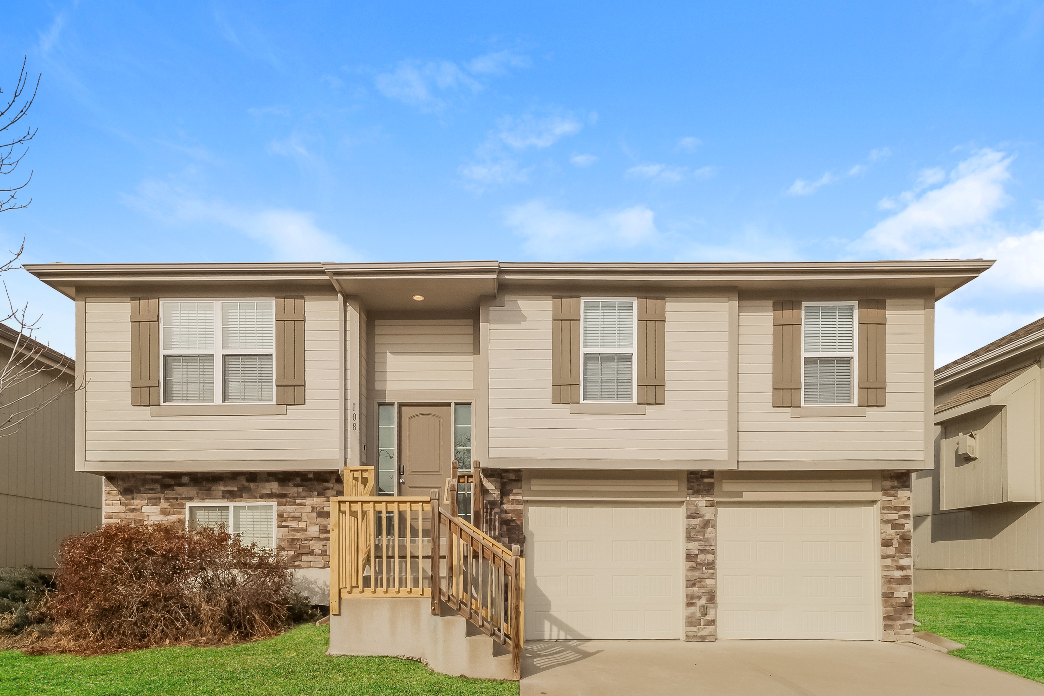 108 SAMANTHA ST RAYMORE, MO 64083